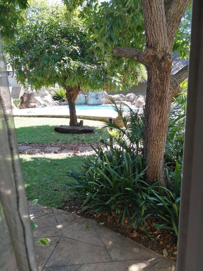 Guinea Feather Country Lodge & Spa Groblersdal Esterno foto
